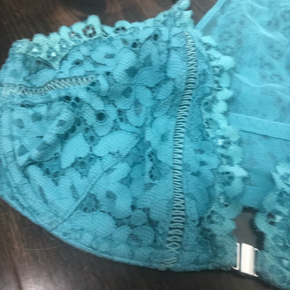 Victoria Secret Razor Back Bra - Picture 2 of 5